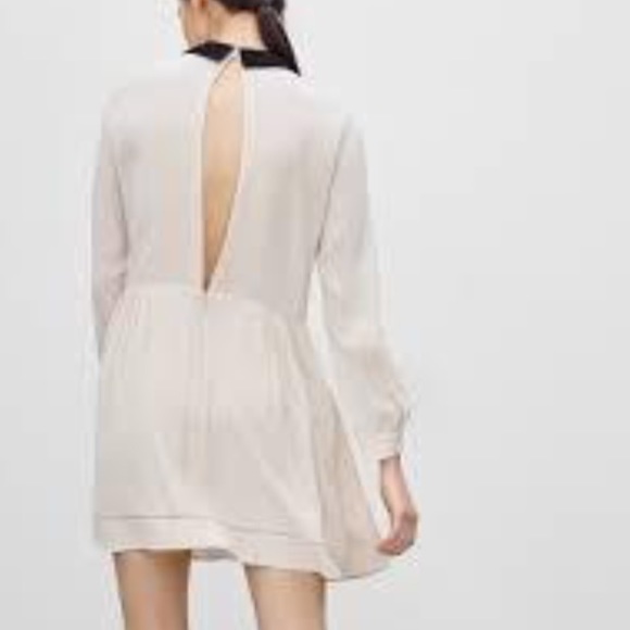 Aritzia Dresses & Skirts - Sunday Best Collard Dress